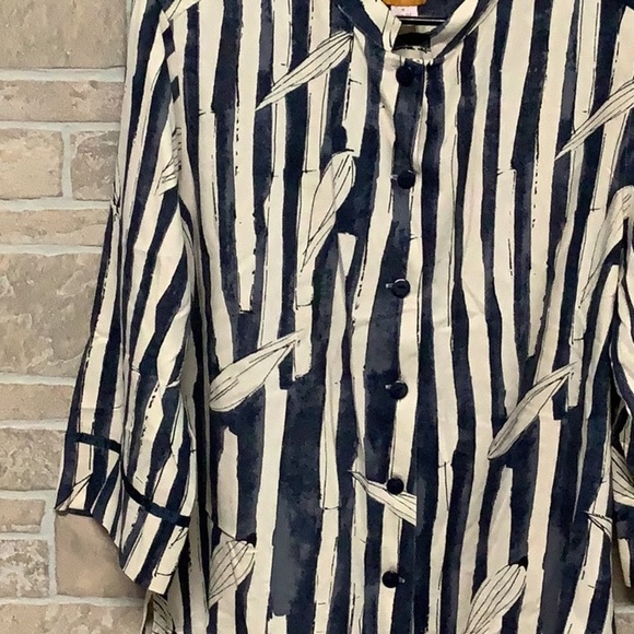 Ruby Rd. - Sz 14 - 100% silk shirt - 3/4 arm length - leaves & stripes - Picture 3 of 7